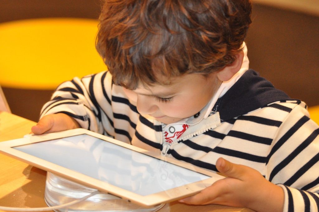 iPadやタブレット　子供が喜ぶアイテム